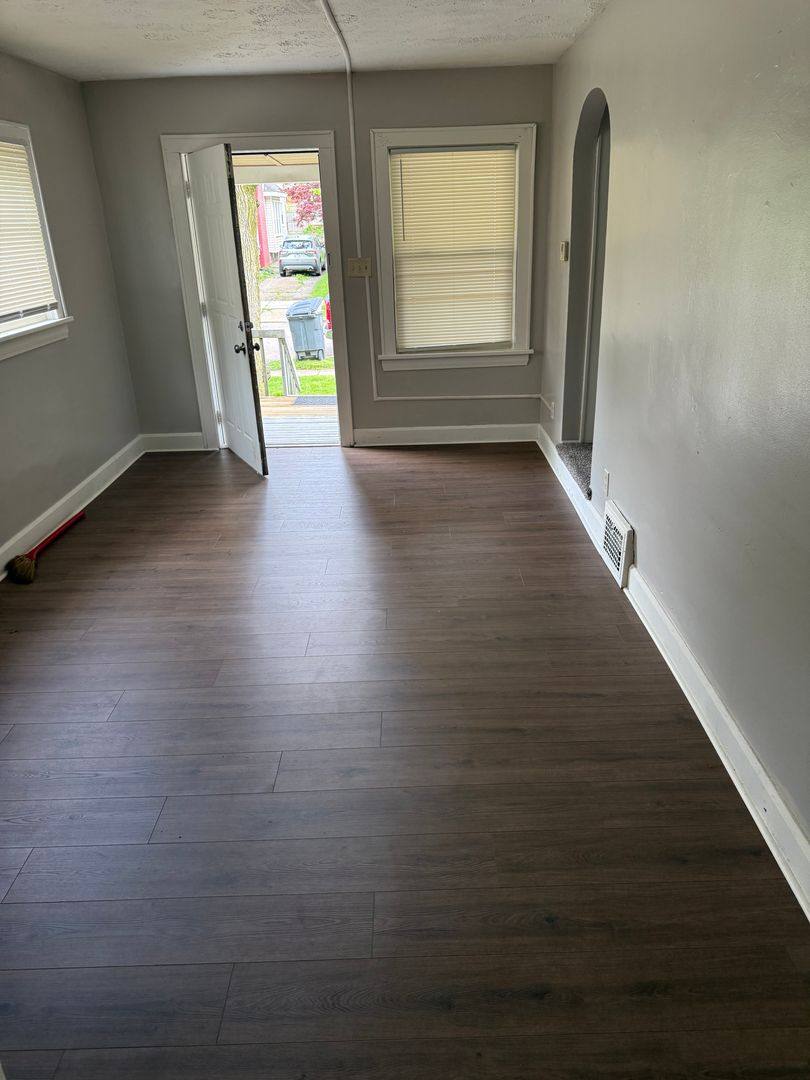 Apartment for rent at 500-502 Delmar Ave, Akron, OH 44310
