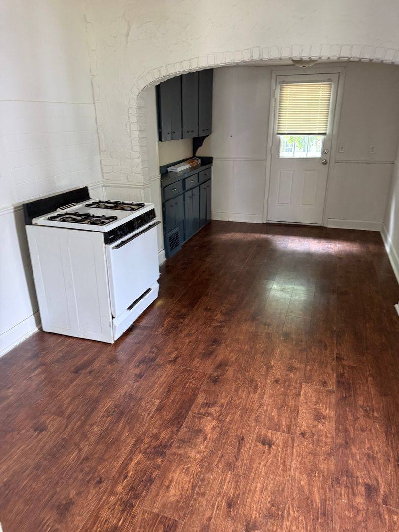 Apartment for rent at 500-502 Delmar Ave, Akron, OH 44310