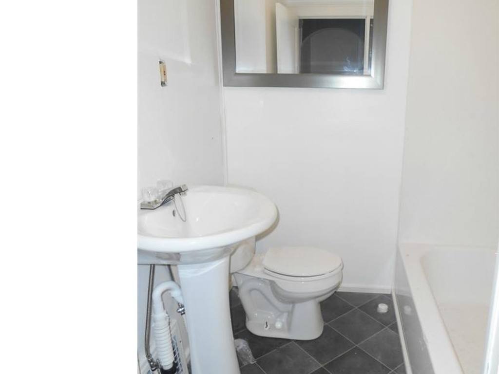 Apartment for rent at 500-502 Delmar Ave, Akron, OH 44310