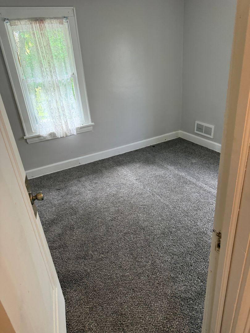 Apartment for rent at 500-502 Delmar Ave, Akron, OH 44310