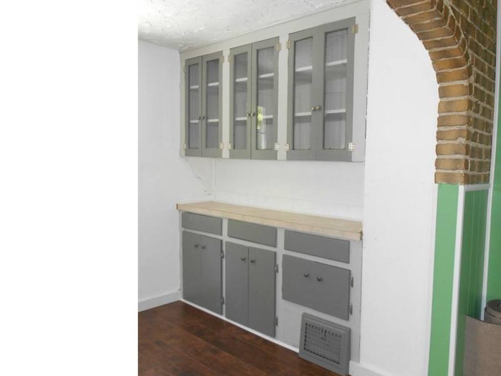 Apartment for rent at 500-502 Delmar Ave, Akron, OH 44310