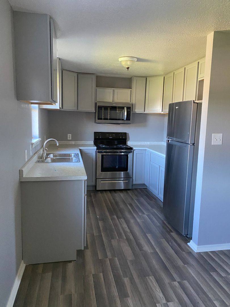 Apartment for rent at 514 W J St, Russellville, AR 72801