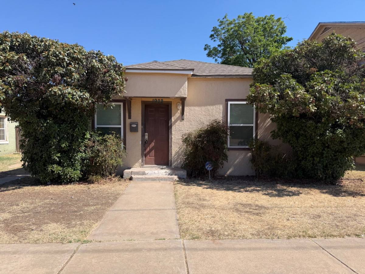 House for rent at 1922 18th St, Lubbock, TX 79401