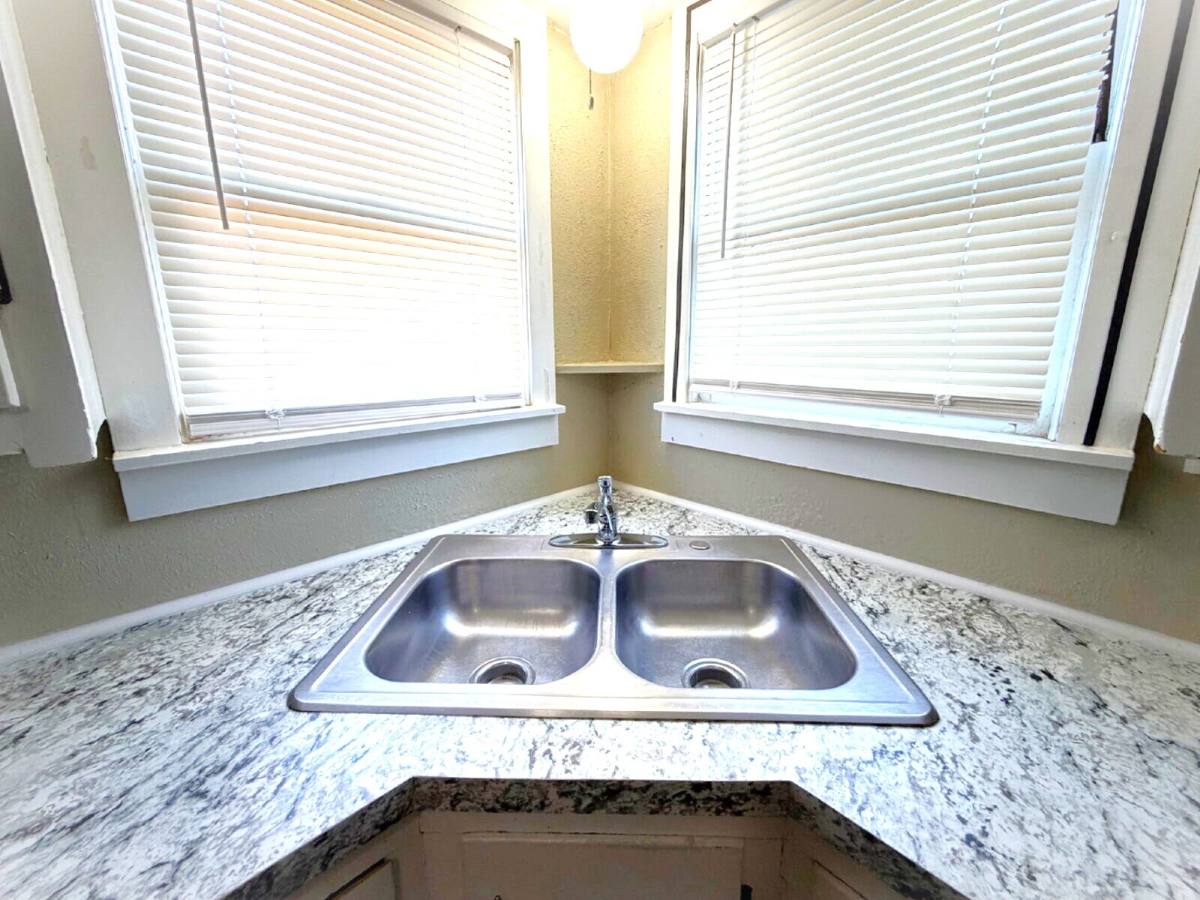 House for rent at 1922 18th St, Lubbock, TX 79401