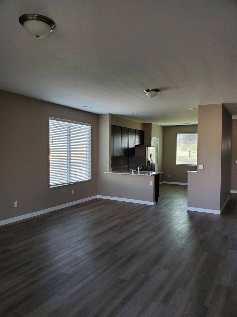 House for rent at 1004 W Kristine St, Moses Lake, WA 98837
