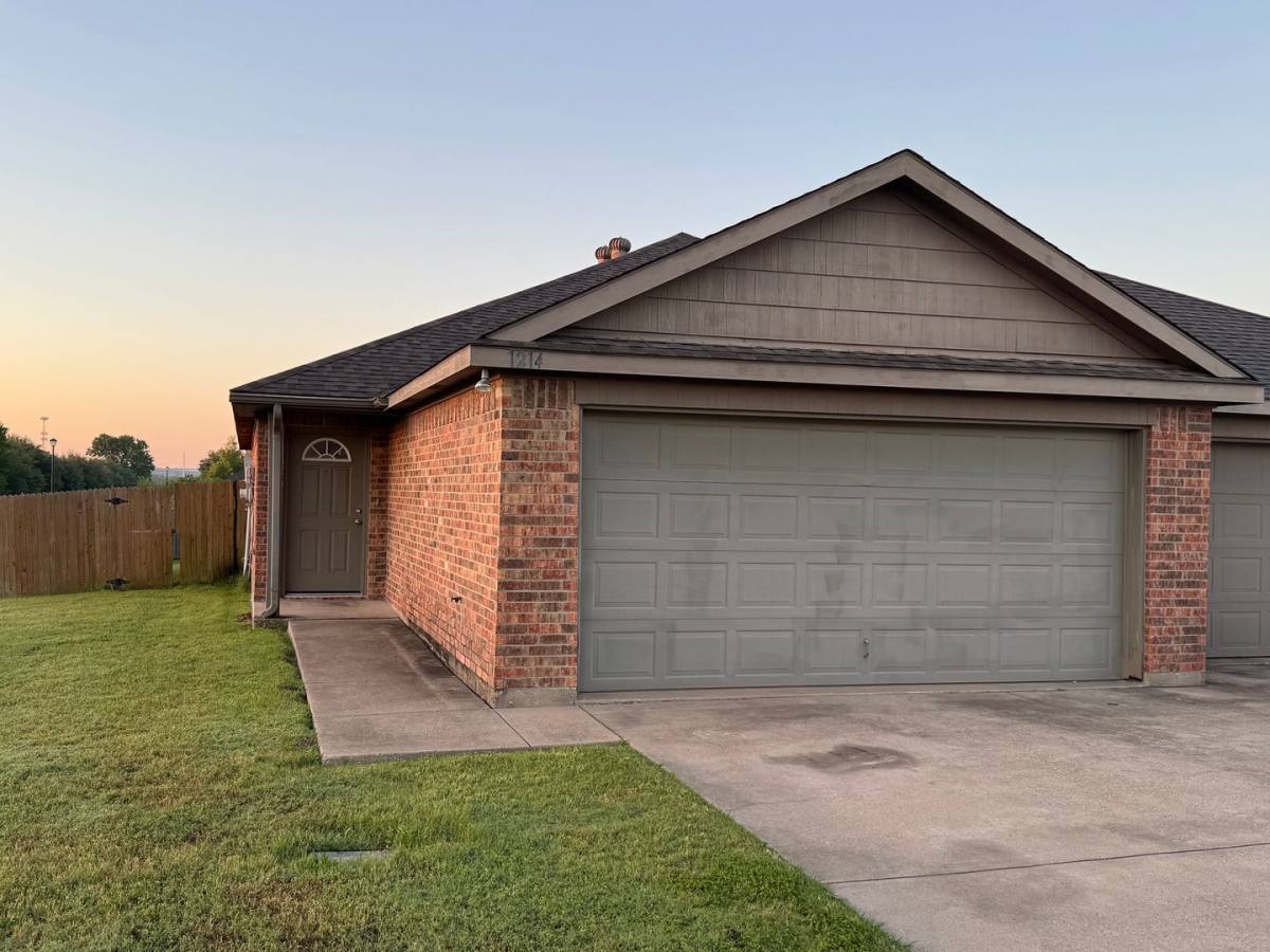 Apartment for rent at 1212-1214 Sironia Trail, McGregor, TX 76657