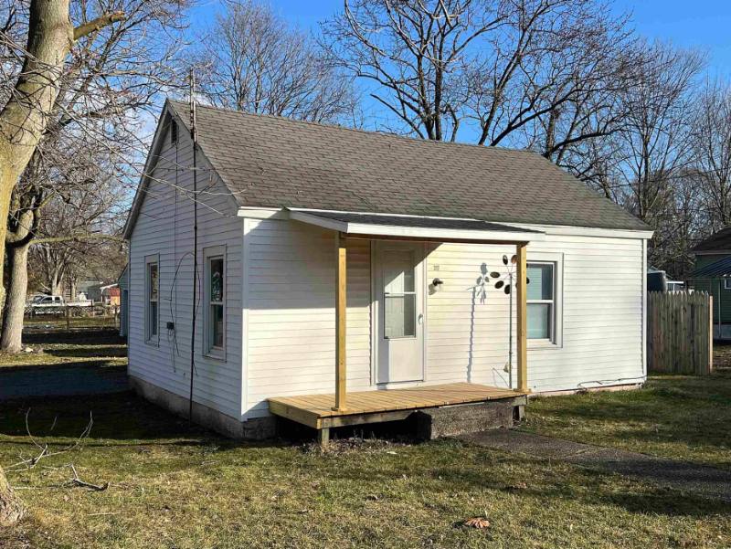 House for rent at 317 E Oakridge Ave, Goshen, IN 46528