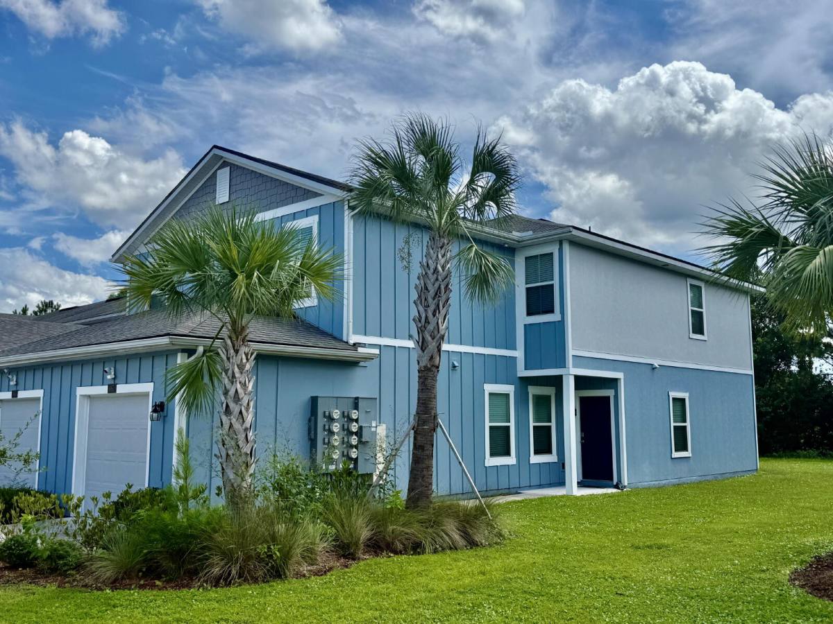 Townhouse for rent at 887 Capitol Parkway, Jacksonville, FL 32218