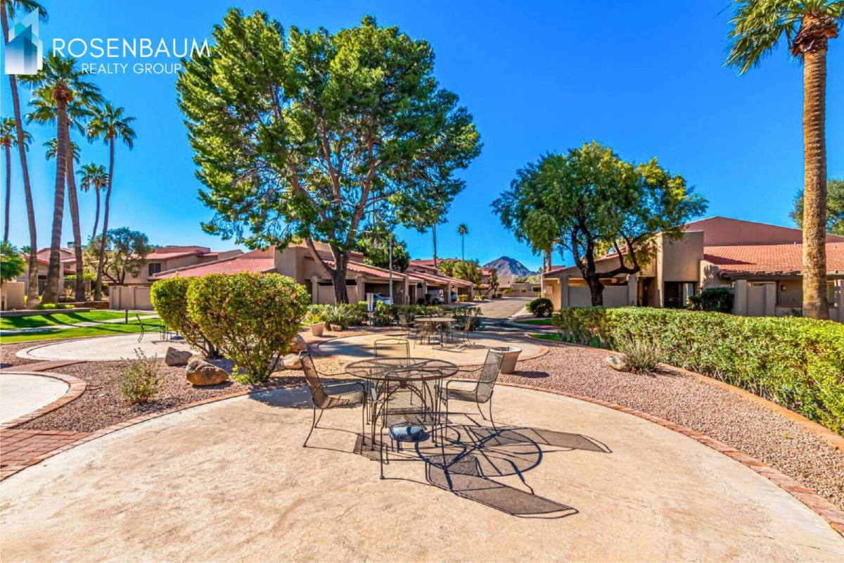 Townhouse for rent at 7921 E San Miguel Ave, Scottsdale, AZ 85250