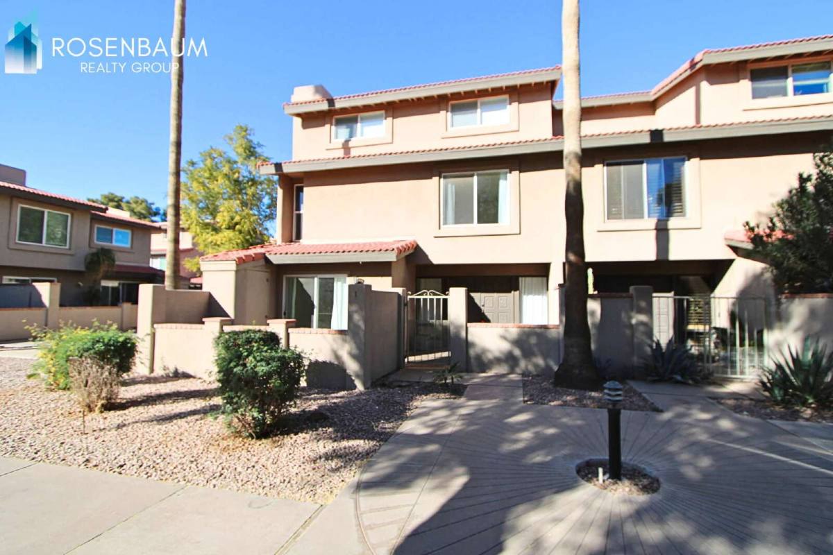 Townhouse for rent at 7921 E San Miguel Ave, Scottsdale, AZ 85250