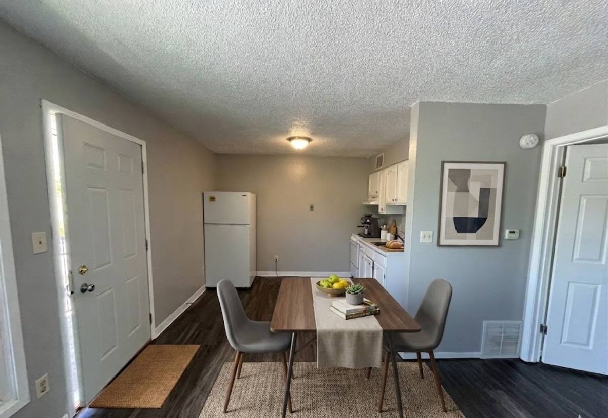 Apartment for rent at 130 Sherwood Court, Waterloo, IA 50701