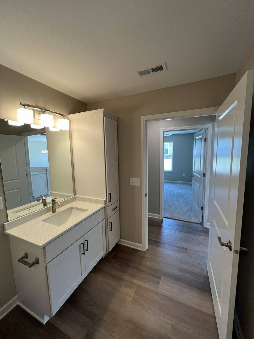 Apartment for rent at 1063 Anchor Ave, West Bend, WI 53095