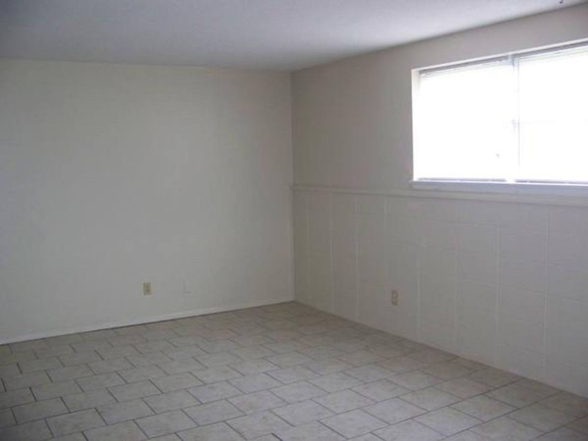 Apartment for rent at 621 E Bear Blvd, Springfield, MO 65806