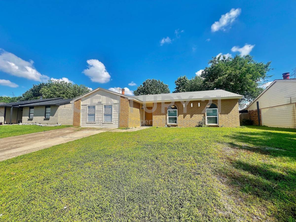 House for rent at 1410 Independence Trail, Grand Prairie, TX 75052