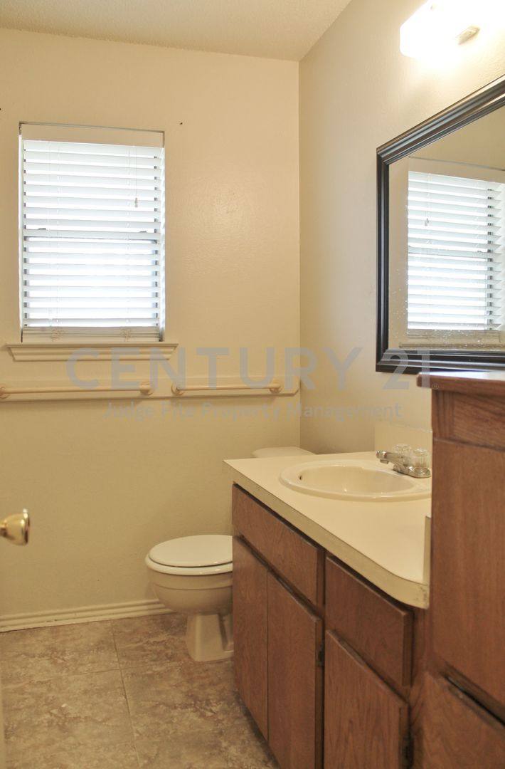 House for rent at 1104 Curtis Dr, Weatherford, TX 76086