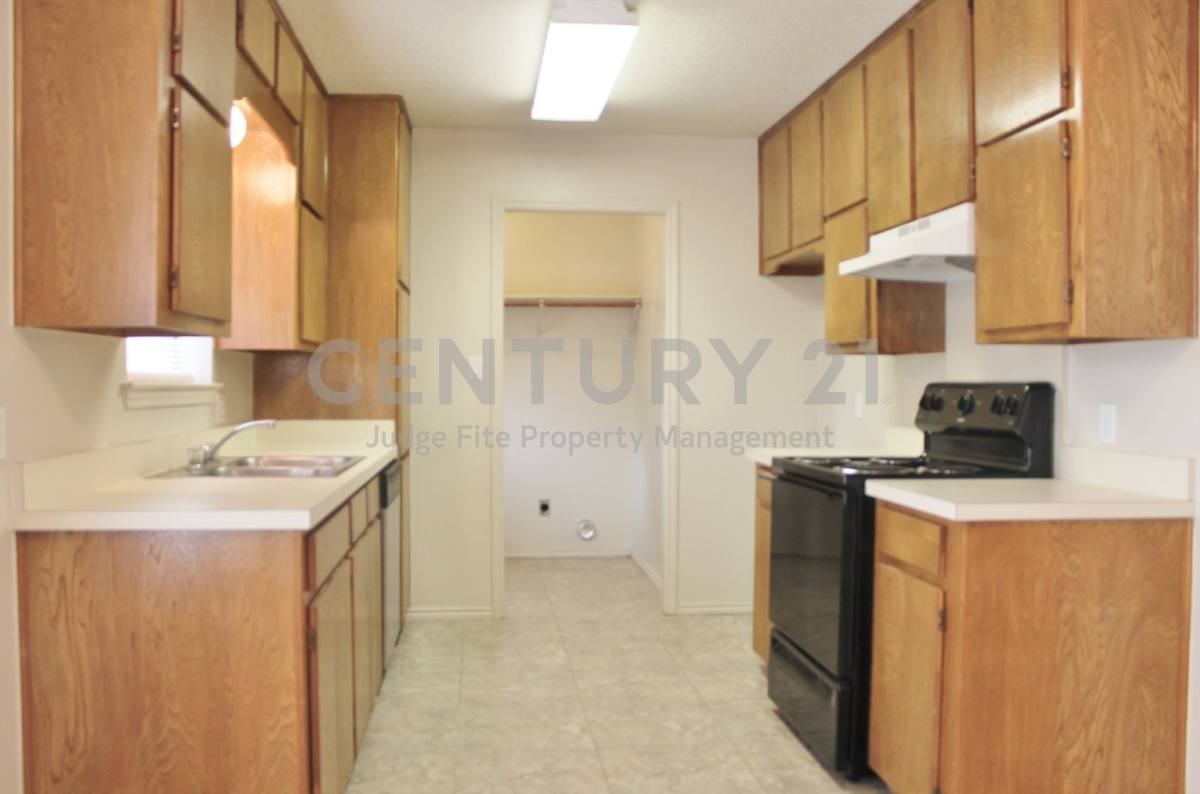 House for rent at 1104 Curtis Dr, Weatherford, TX 76086