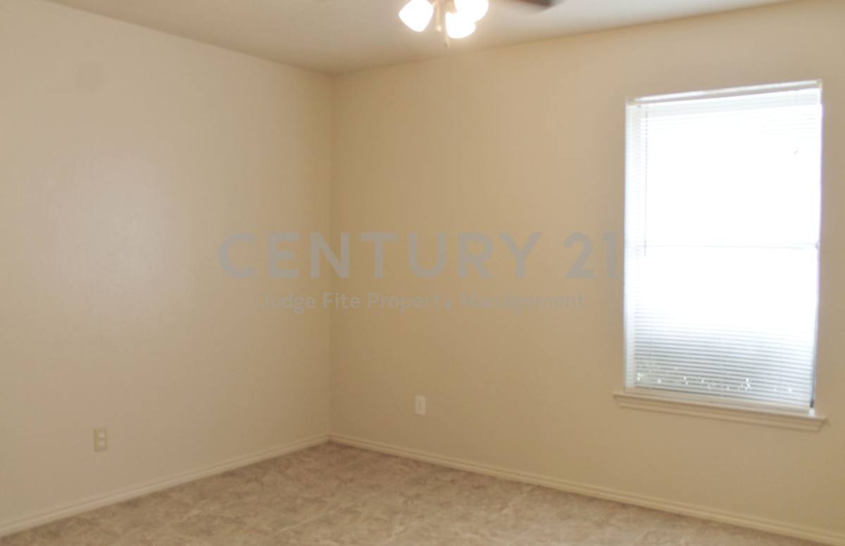 House for rent at 1104 Curtis Dr, Weatherford, TX 76086