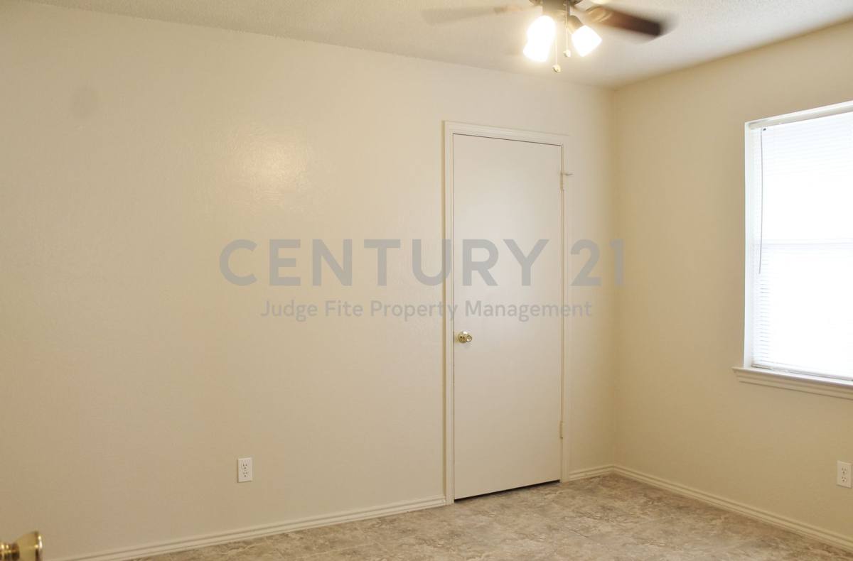 House for rent at 1104 Curtis Dr, Weatherford, TX 76086