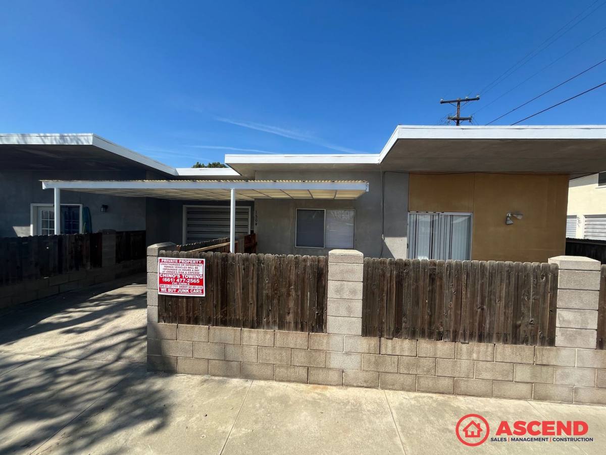 Apartment for rent at 1500-1504 Owens St, Bakersfield, CA 93305