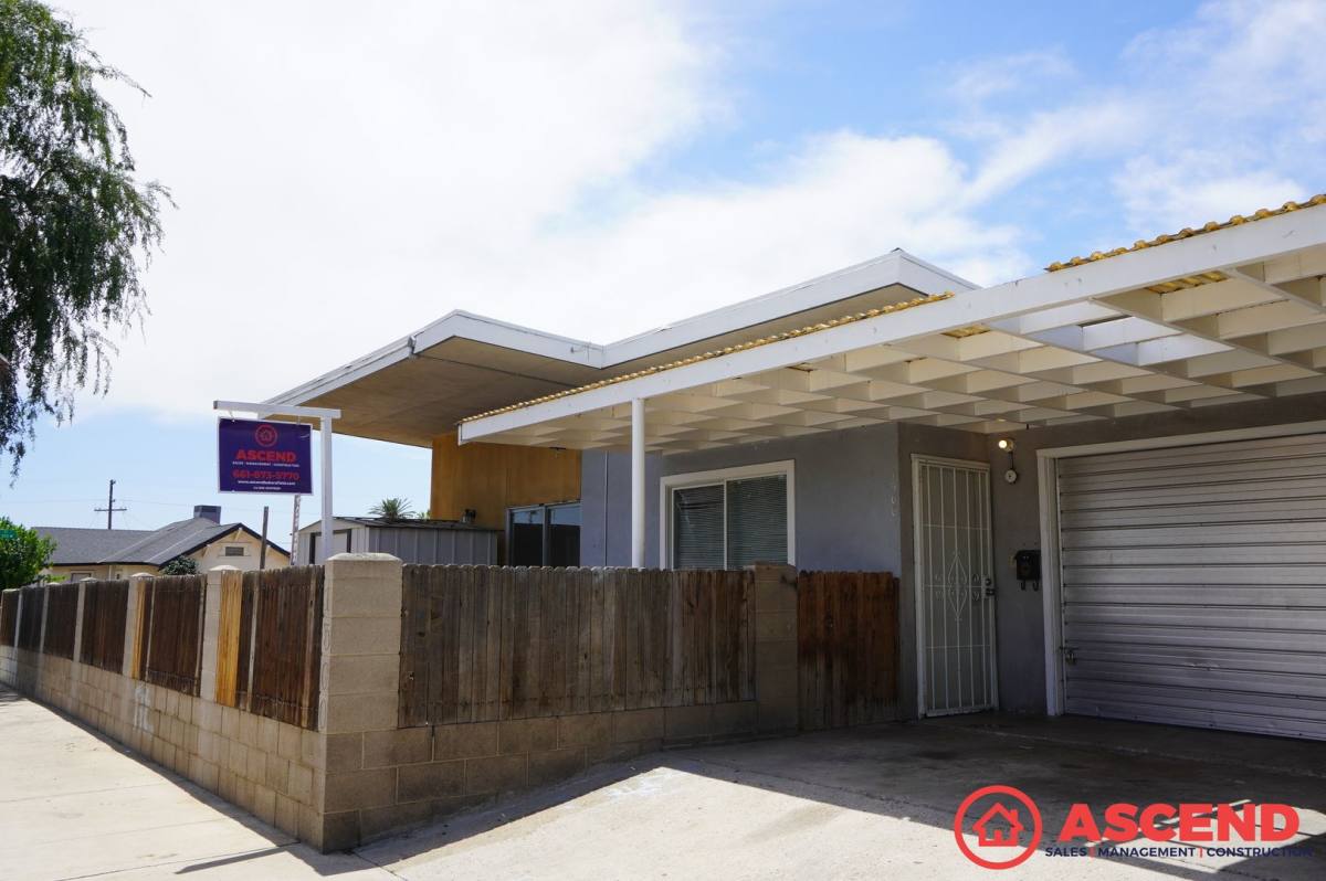 Apartment for rent at 1500-1504 Owens St, Bakersfield, CA 93305