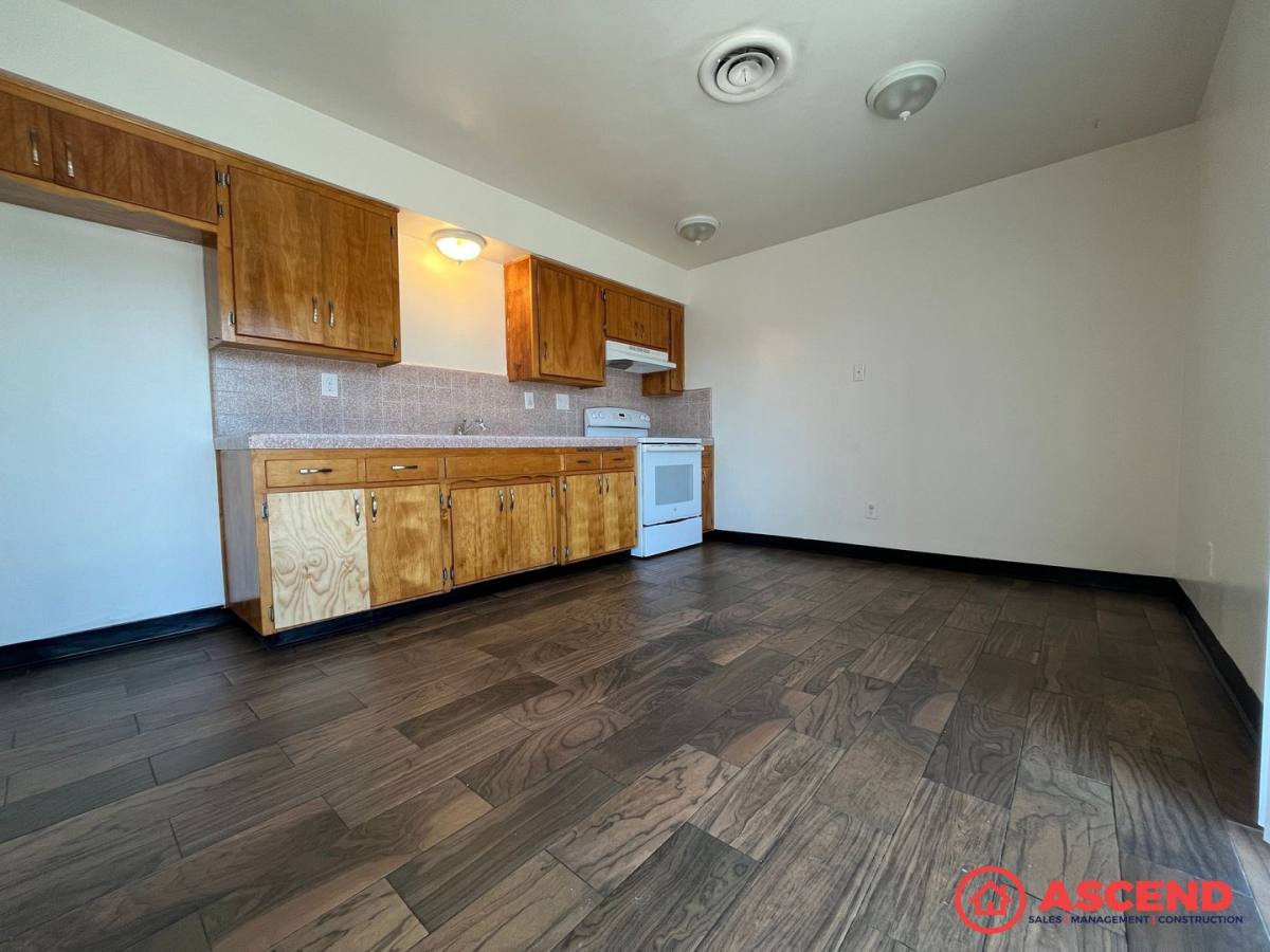 Apartment for rent at 1500-1504 Owens St, Bakersfield, CA 93305