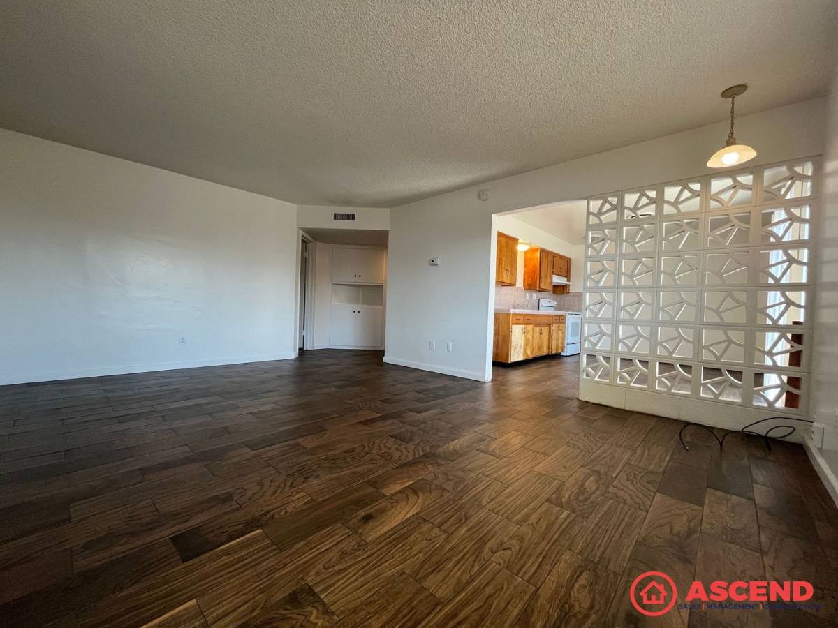 Apartment for rent at 1500-1504 Owens St, Bakersfield, CA 93305