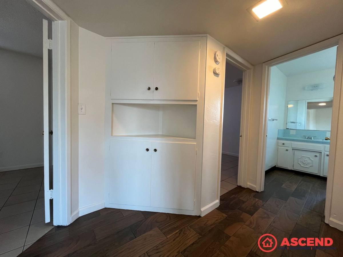 Apartment for rent at 1500-1504 Owens St, Bakersfield, CA 93305