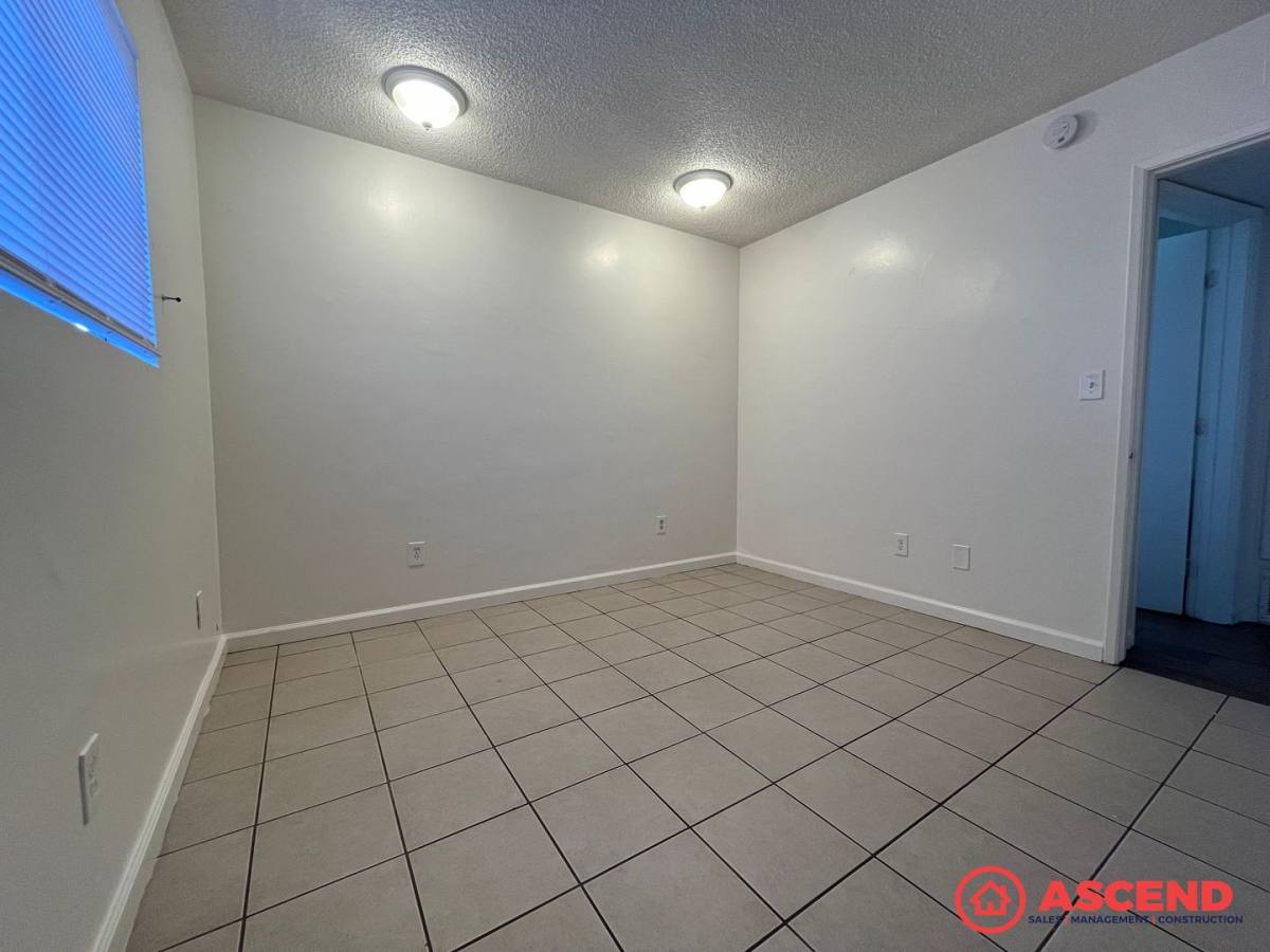 Apartment for rent at 1500-1504 Owens St, Bakersfield, CA 93305