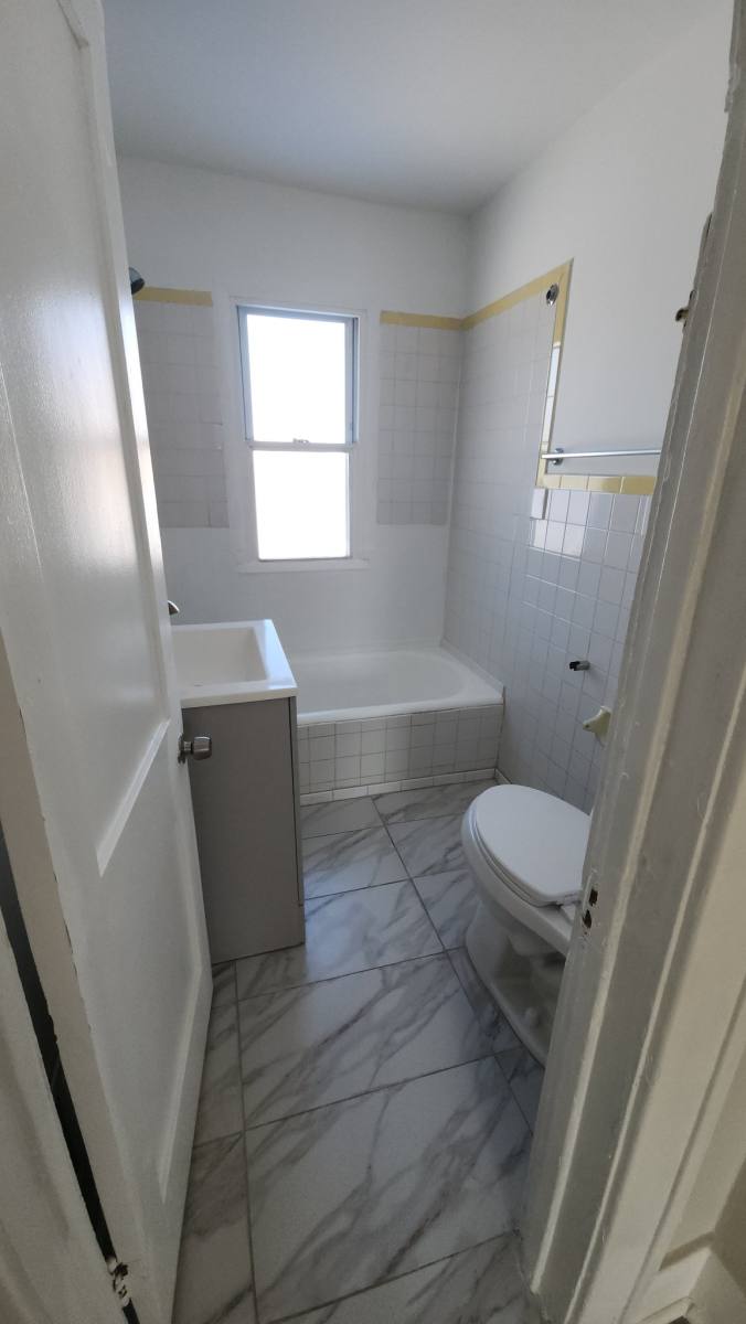 Apartment for rent at 7005 Orchard Ave, Dearborn, MI 48126