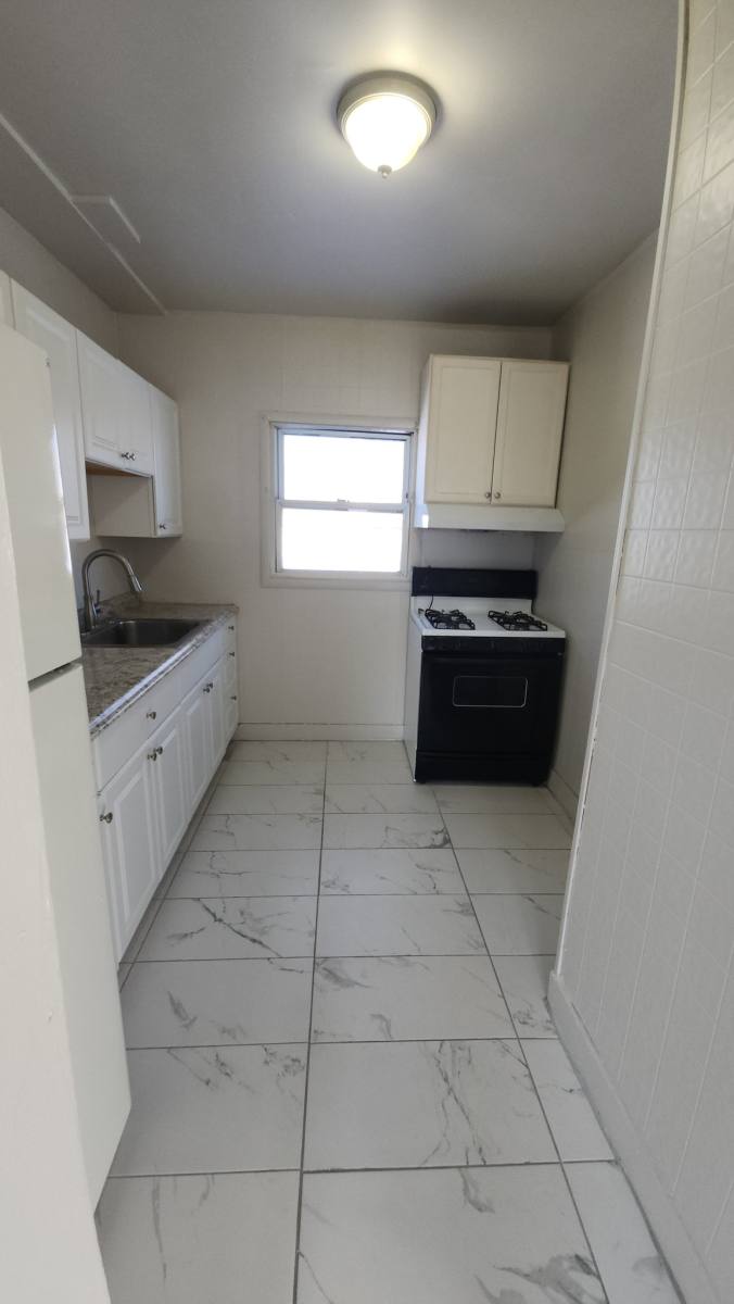 Apartment for rent at 7005 Orchard Ave, Dearborn, MI 48126