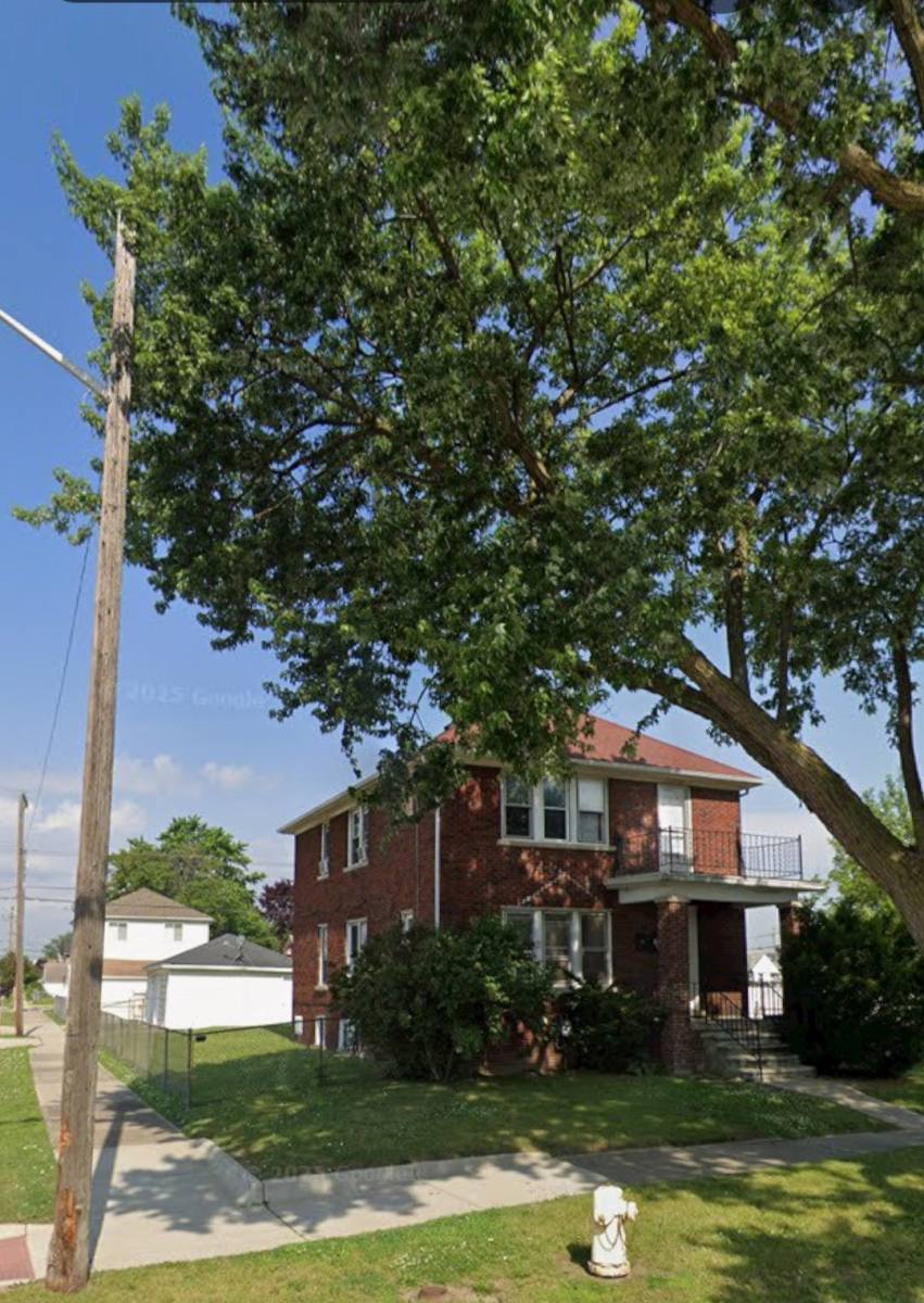 Apartment for rent at 7005 Orchard Ave, Dearborn, MI 48126