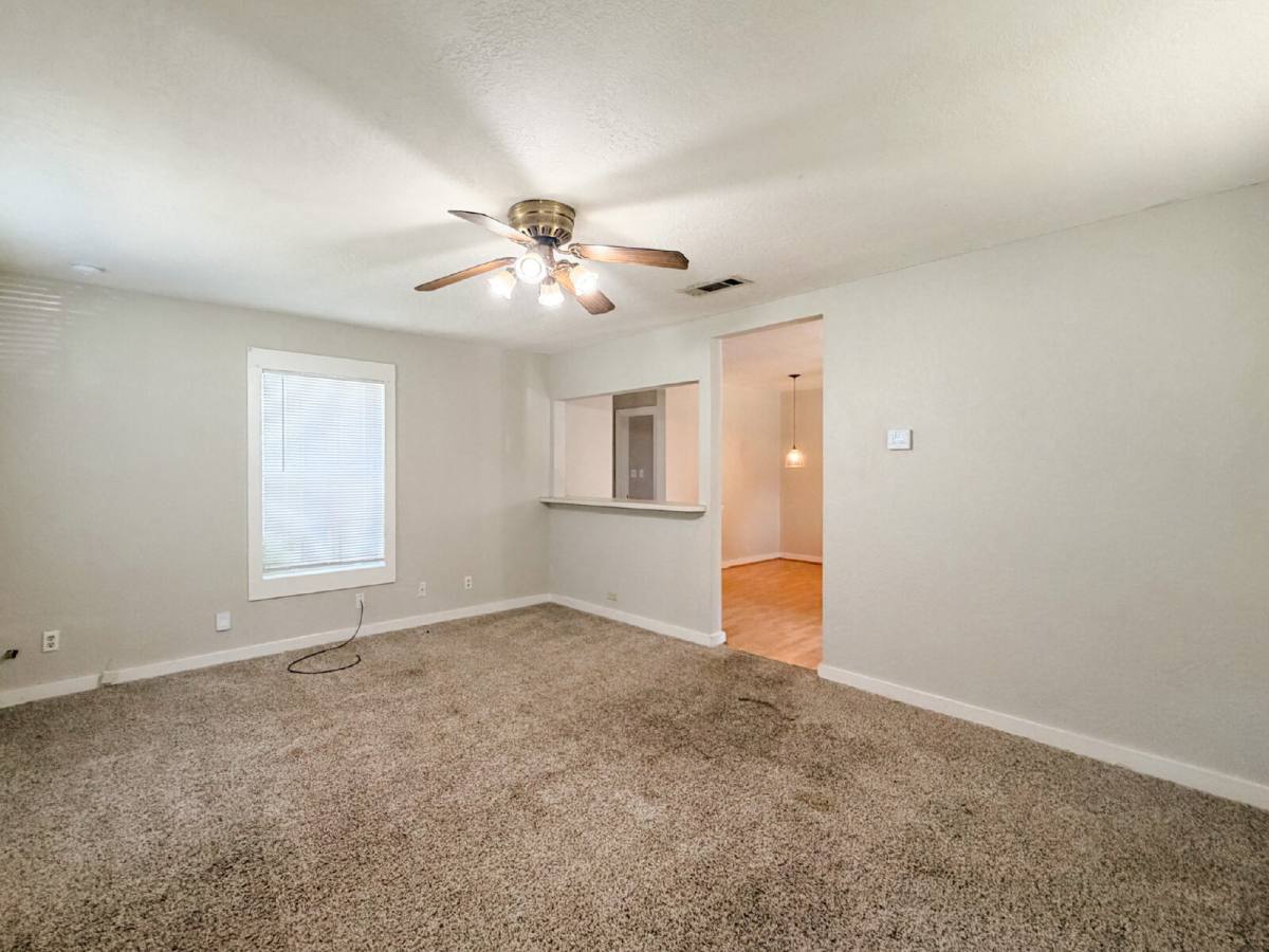 House for rent at 1705 N Robinson St, Cleburne, TX 76031