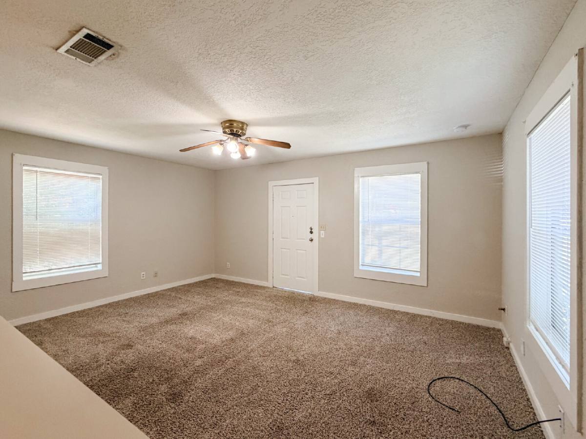 House for rent at 1705 N Robinson St, Cleburne, TX 76031