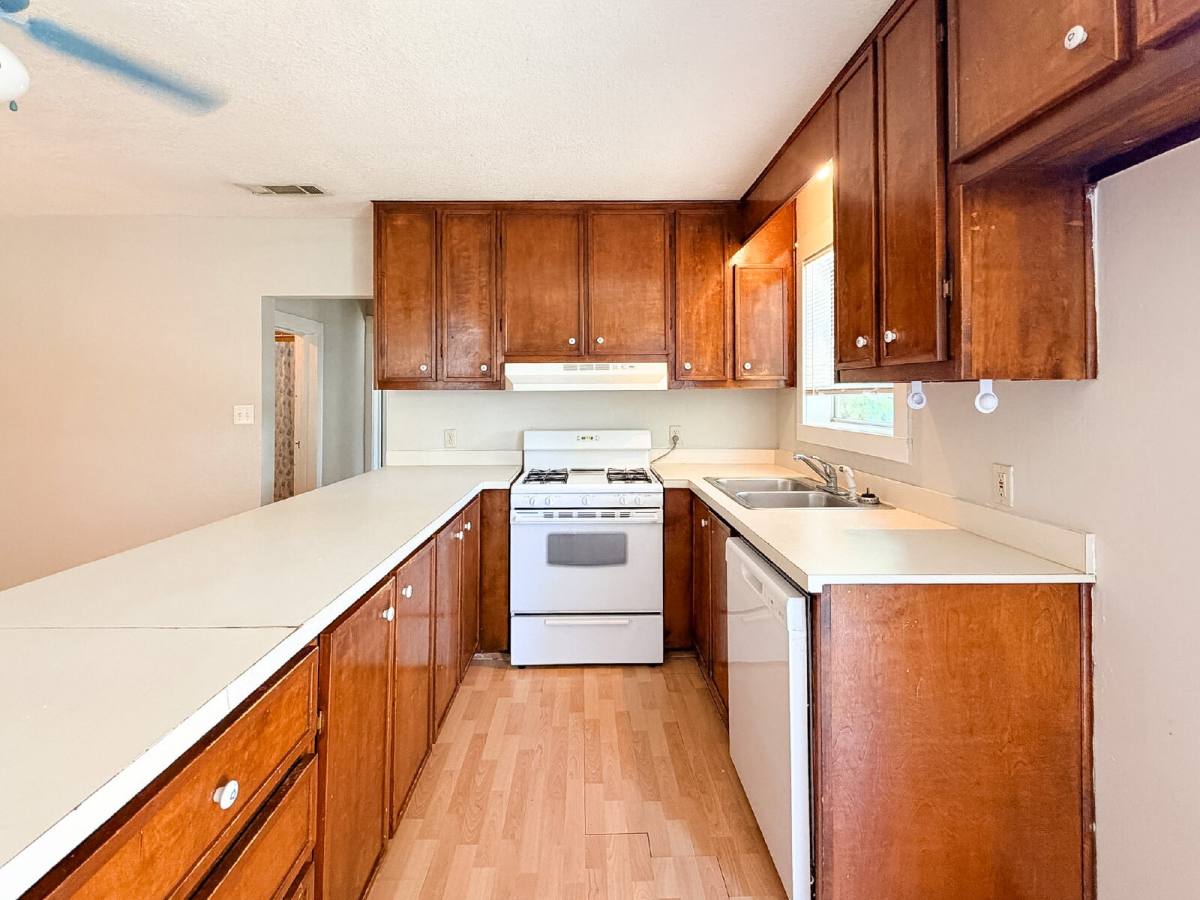 House for rent at 1705 N Robinson St, Cleburne, TX 76031