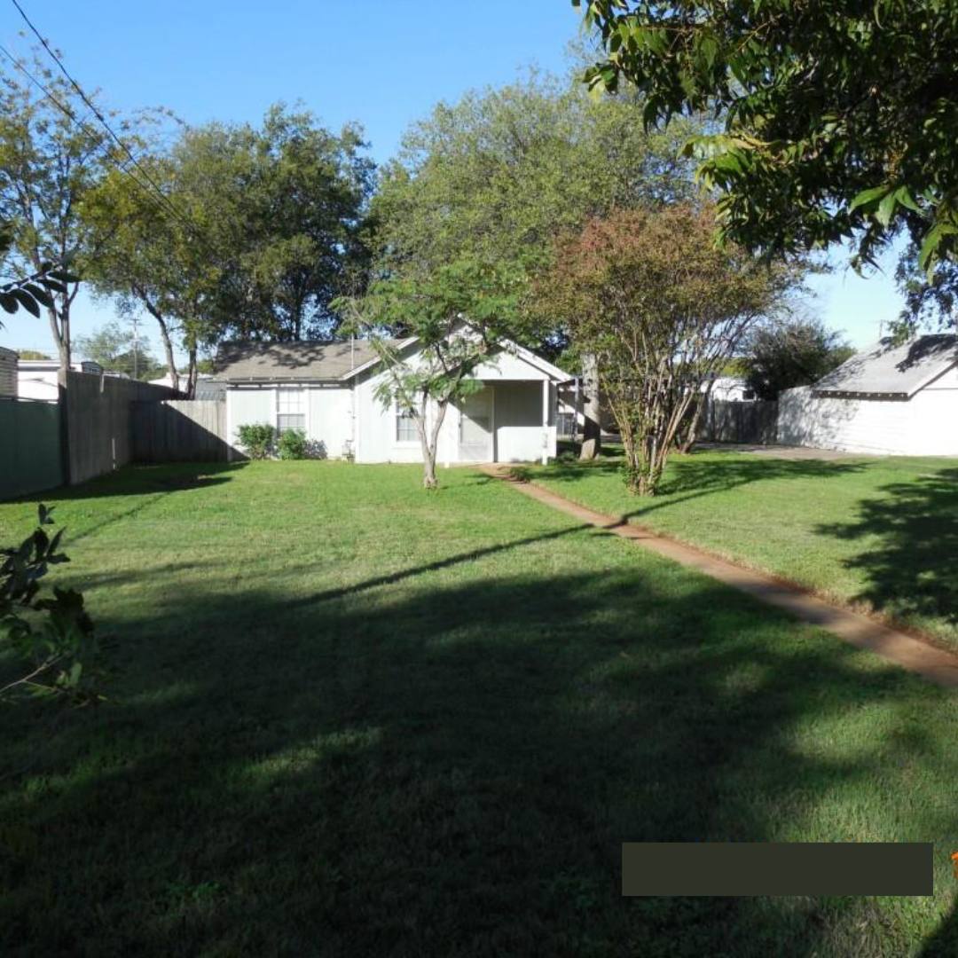 House for rent at 1705 N Robinson St, Cleburne, TX 76031