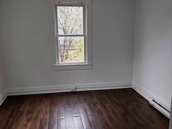 Apartment for rent at 4 Altamont Terrace #2, Cumberland, MD 21502