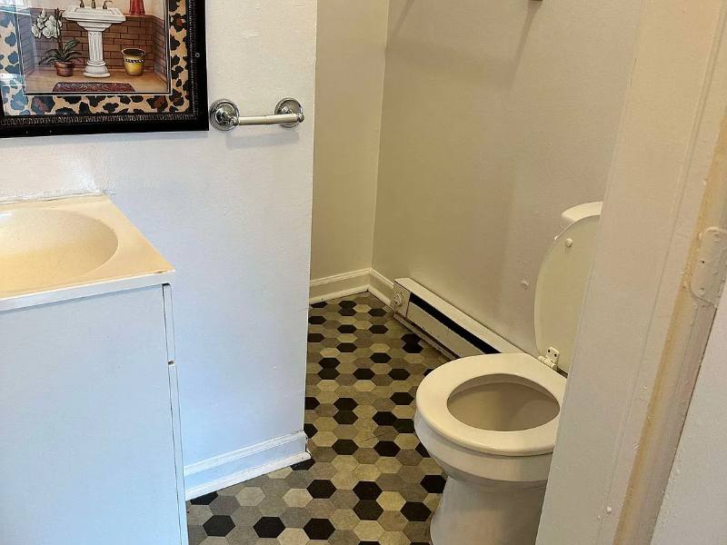 Apartment for rent at 4 Altamont Terrace #2, Cumberland, MD 21502