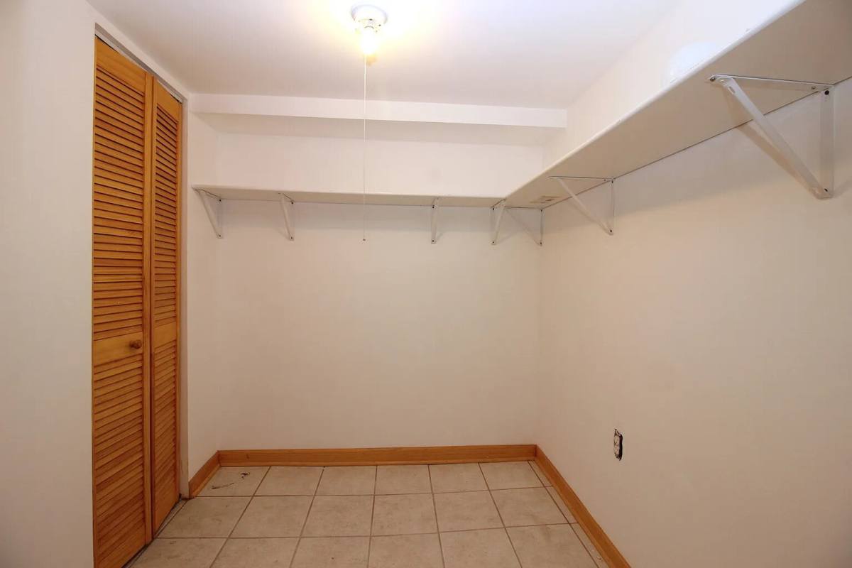 Apartment for rent at 3403 N Hamlin Ave #1, Chicago, IL 60618