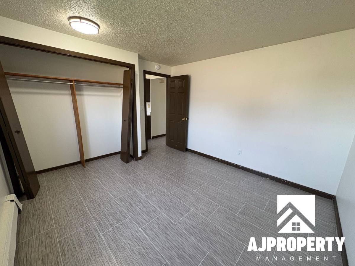 Apartment for rent at 110 W 43rd St, Sioux Falls, SD 57105