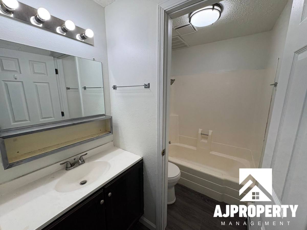 Apartment for rent at 110 W 43rd St, Sioux Falls, SD 57105