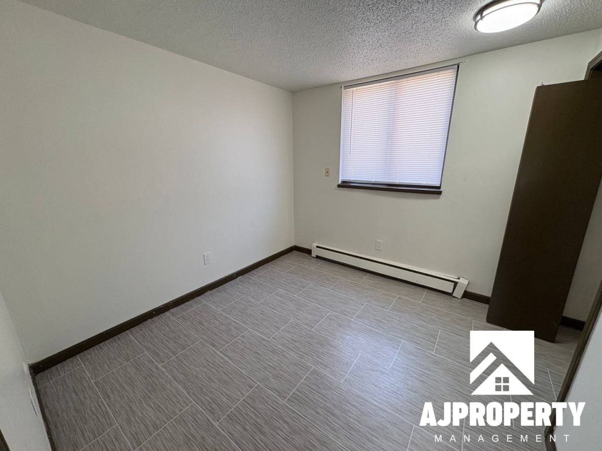 Apartment for rent at 110 W 43rd St, Sioux Falls, SD 57105