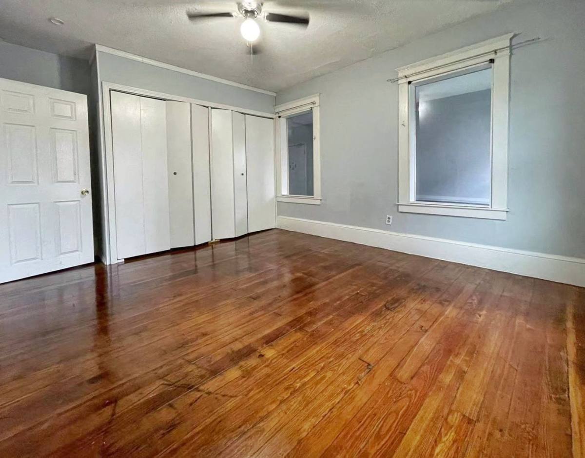 Apartment for rent at 27 Loring St, Springfield, MA 01108