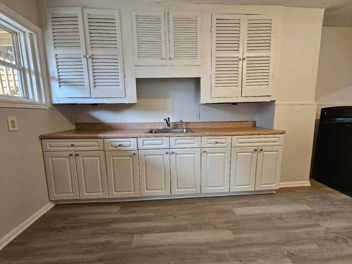 Apartment for rent at 27 Loring St, Springfield, MA 01108