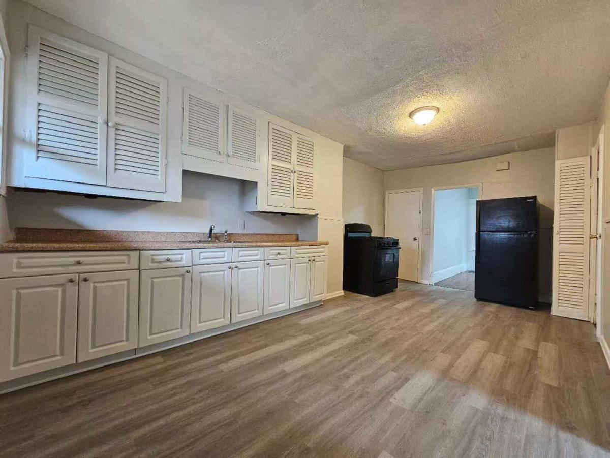 Apartment for rent at 27 Loring St, Springfield, MA 01108