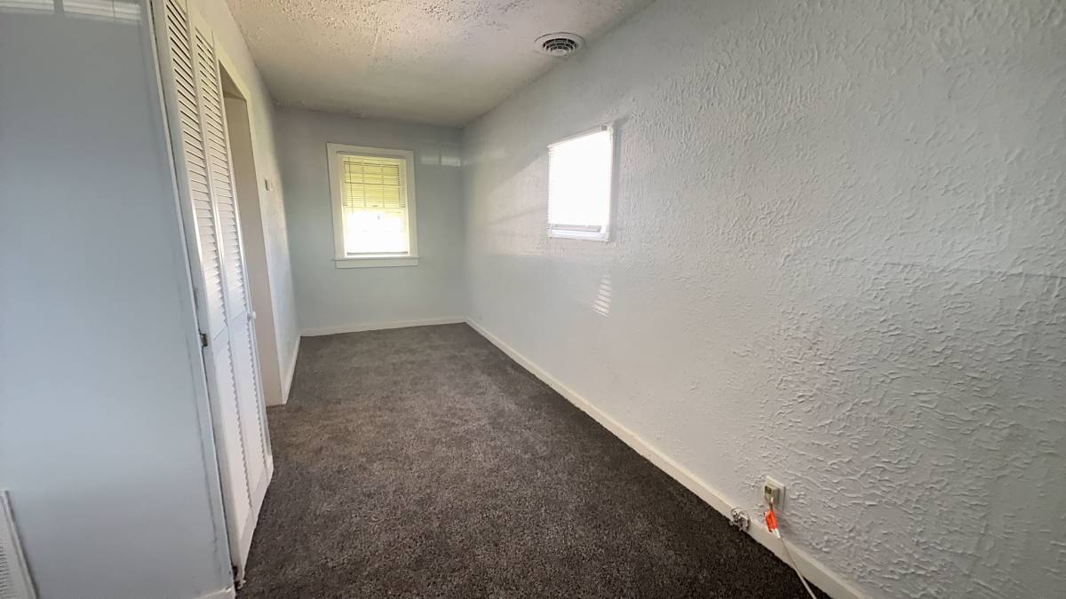 Apartment for rent at 1921 & 1923 S Hackley St, Muncie, IN 47302