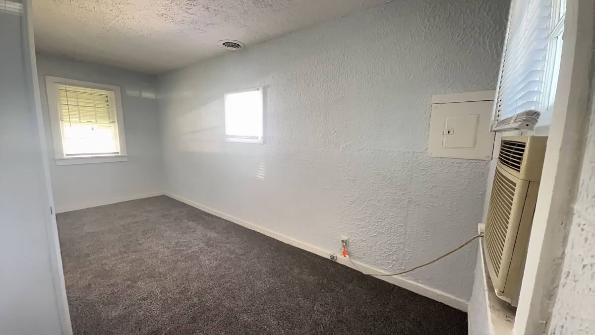 Apartment for rent at 1921 & 1923 S Hackley St, Muncie, IN 47302