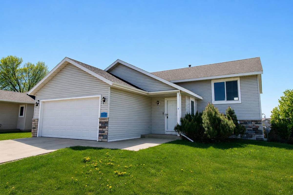 House for rent at 2328 Hampton Rhodes Court NW, Rochester, MN 55901