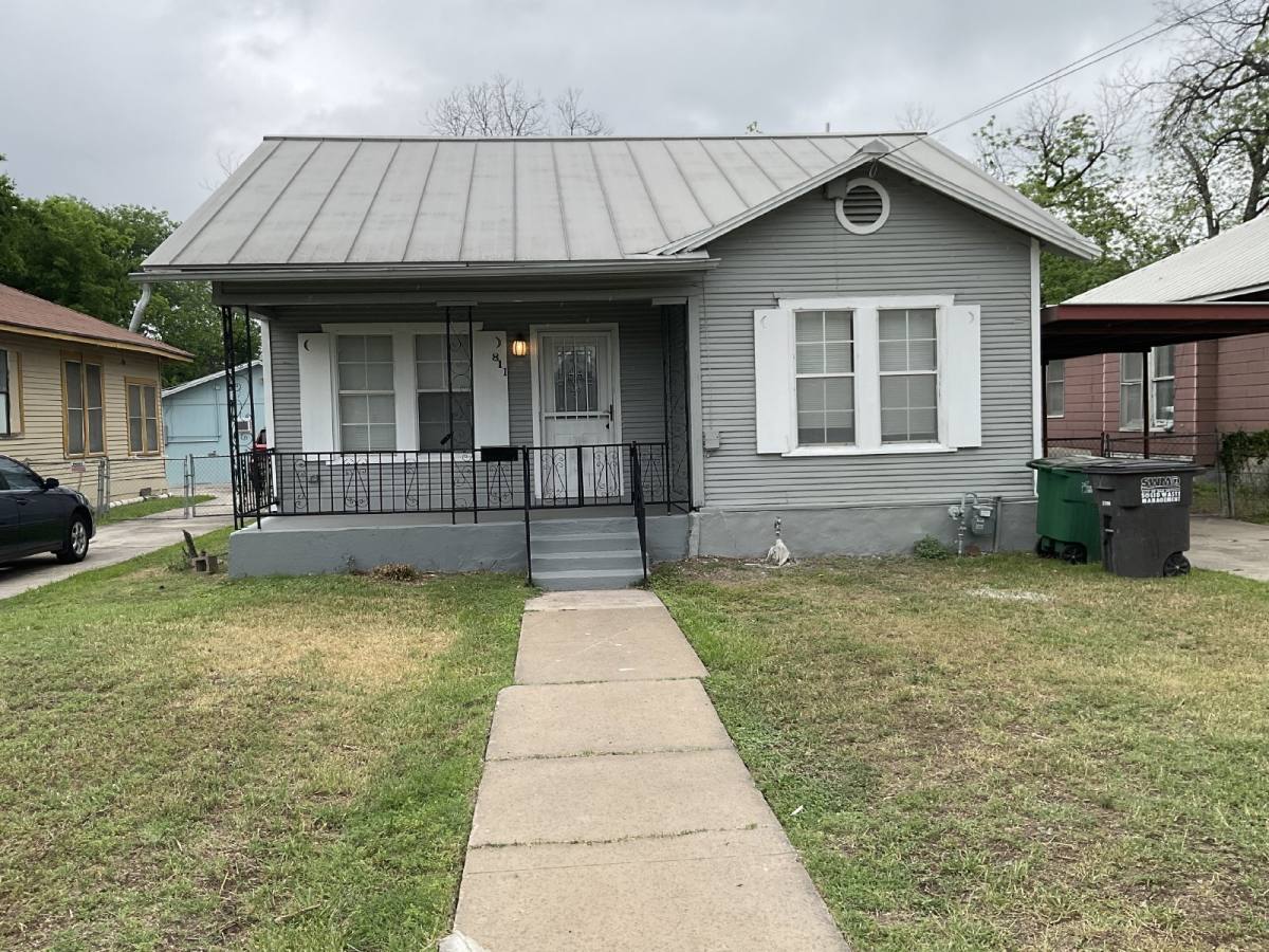 House for rent at 811 Rivas St, San Antonio, TX 78207