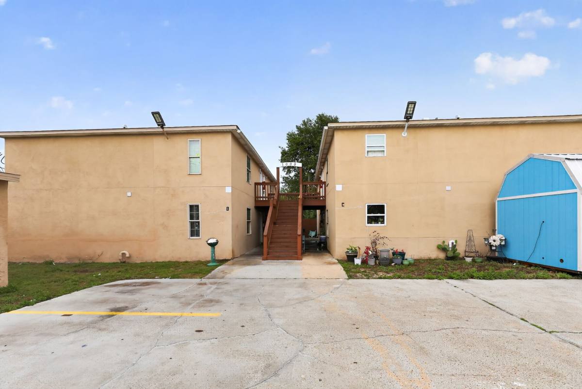 Apartment for rent at 1000 Transmitter Rd, Panama City, FL 32401
