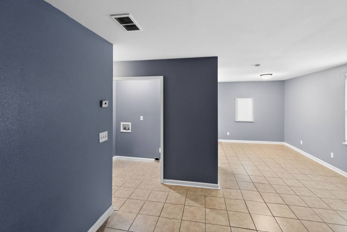 Apartment for rent at 1000 Transmitter Rd, Panama City, FL 32401